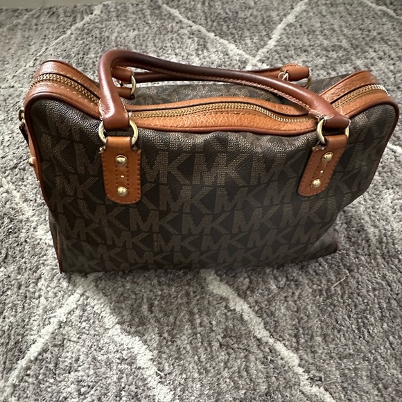 Authentic Michael Kors Handbag with Signature Leather - Picture 2 of 13